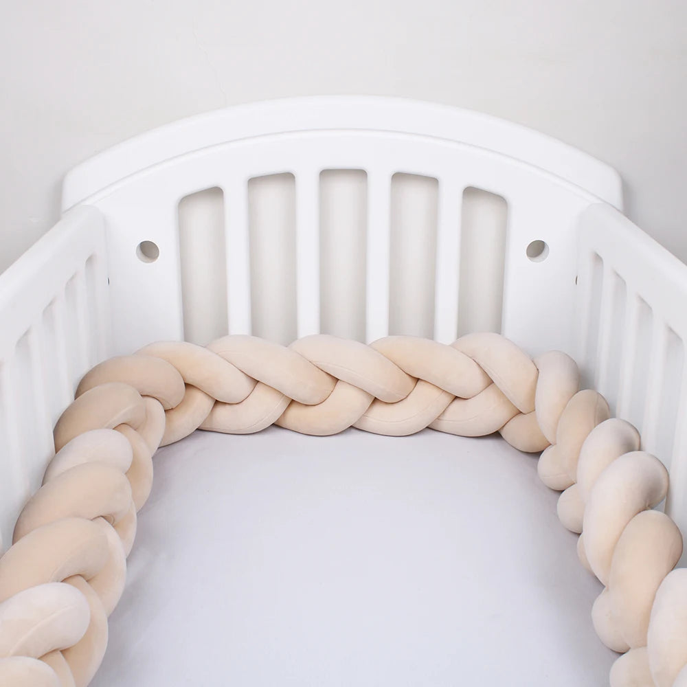 Cute Knot Crib Protector